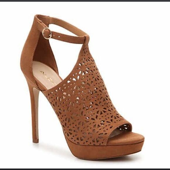 Aldo Vizzola heeled peep toe sandal. Approx 5” stiletto heel, 1” platform. - Picture 10 of 10